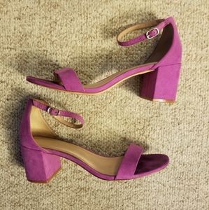 Magenta heels